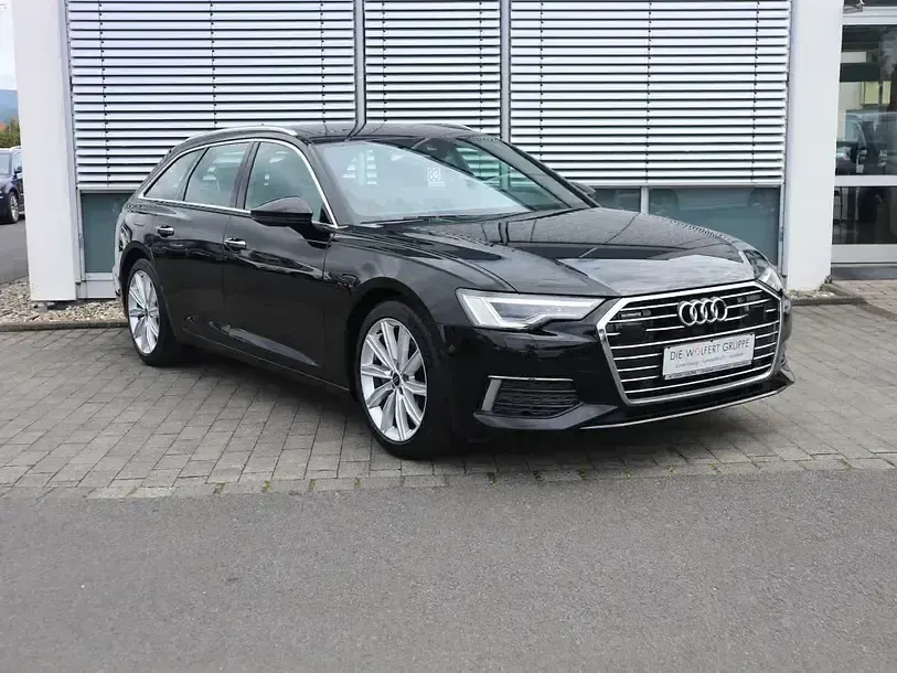 Gebraucht Audi A6 Design 204 PS (150 kW) 2023 Mythosschwarz metallic Kombi