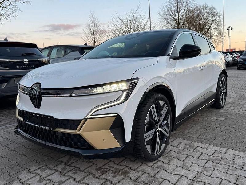 Gebraucht Renault Megane E-Tech Iconic 161 kW (220 PS) 2022 Weiß Limousine