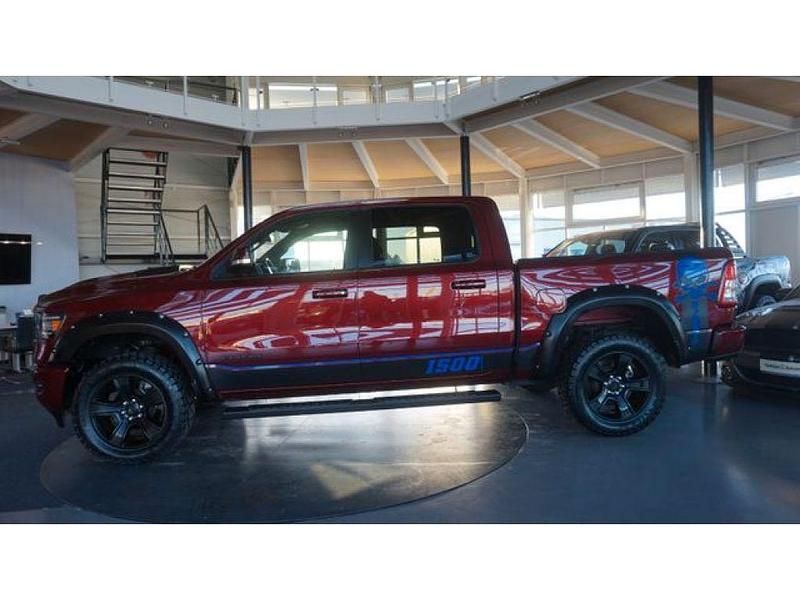 Second-hand Dodge Ram 401 CP (294 kW) 2023 Roșu Pickup