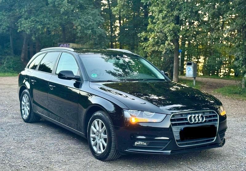 Schwarz Gebraucht 2013 Audi A4 Kombi | 7.990 € (Fairer Preis) - Bild 1/4