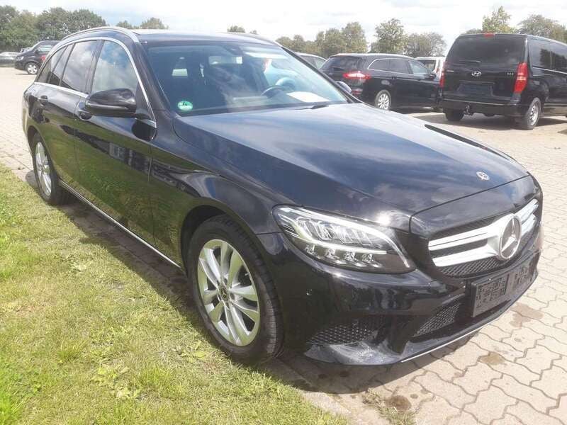 Gebraucht Mercedes C200 Avantgarde 184 PS (135 kW) 2020 Ung. schwarz  unilack Kombi