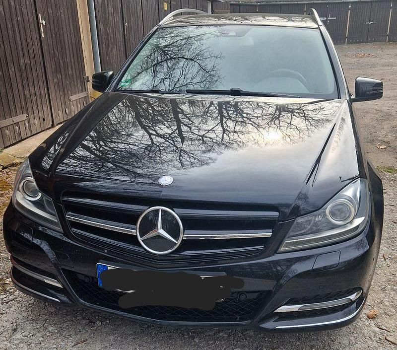Schwarz Gebraucht 2012 Mercedes 220 Limousine | 12.999 € (Teuer) - Bild 1/4