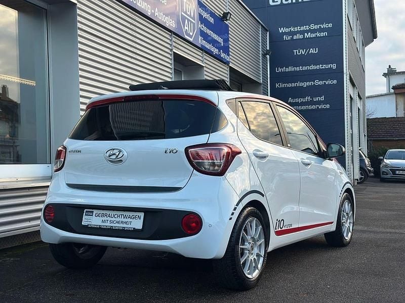 Gebraucht Hyundai i10 67 PS (49 kW) 2019 Weiß Kleinwagen