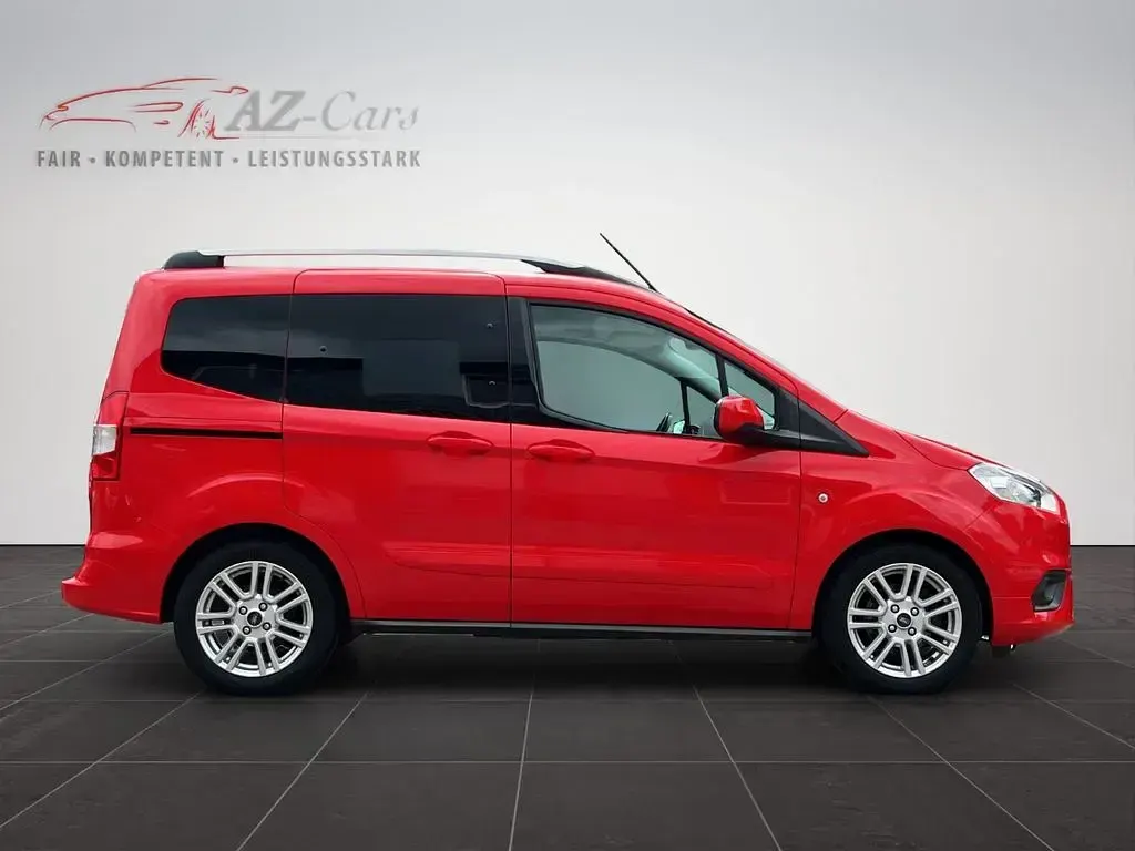 Gebraucht Ford Tourneo Courier Titanium 75 PS (55 kW) 2020 Racerot Van / Kleinbus