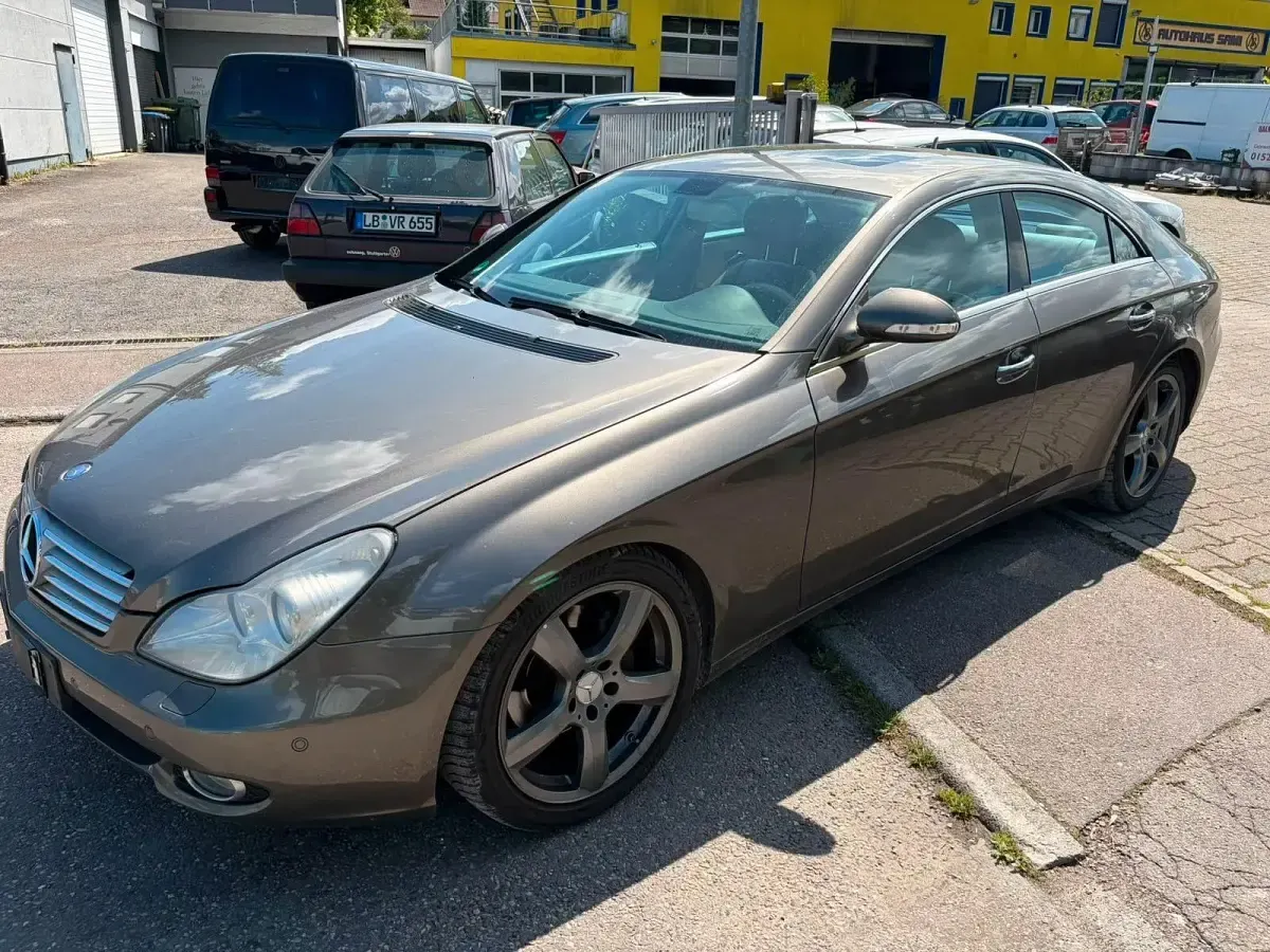 Gebraucht Mercedes CLS320 224 PS (164 kW) 2007 Braun Coupé