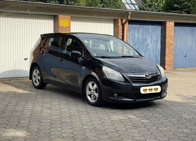 Schwarz Gebraucht 2012 Toyota Verso Van / Kleinbus | 5.450 € (Guter Preis) - Bild 1/4