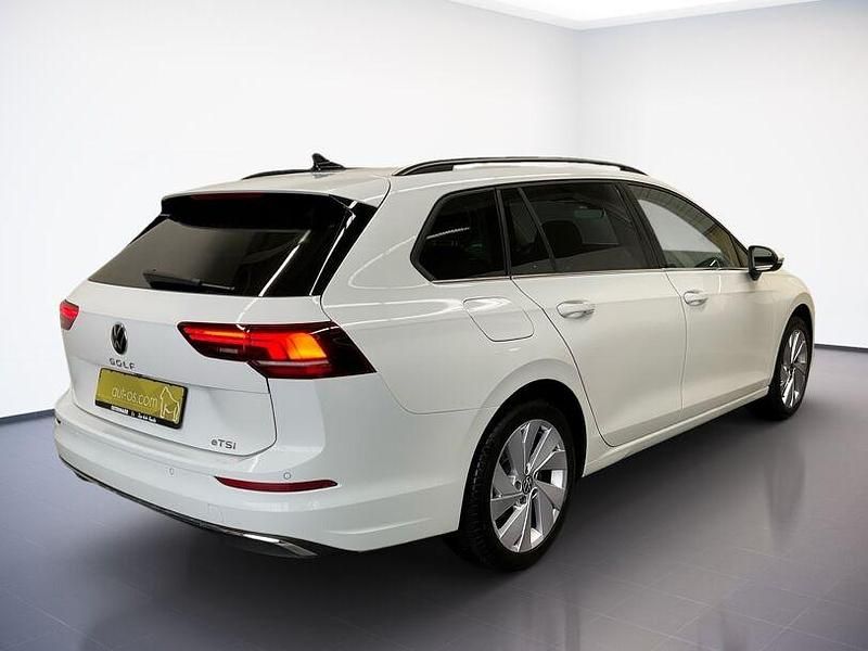 Gebraucht VW Golf VIII Style 150 PS (110 kW) 2025 Weiß Kombi