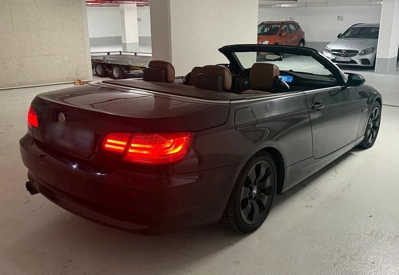 Gebraucht BMW 320 Cabriolet 170 PS (125 kW) 2007 Schwarz Cabrio