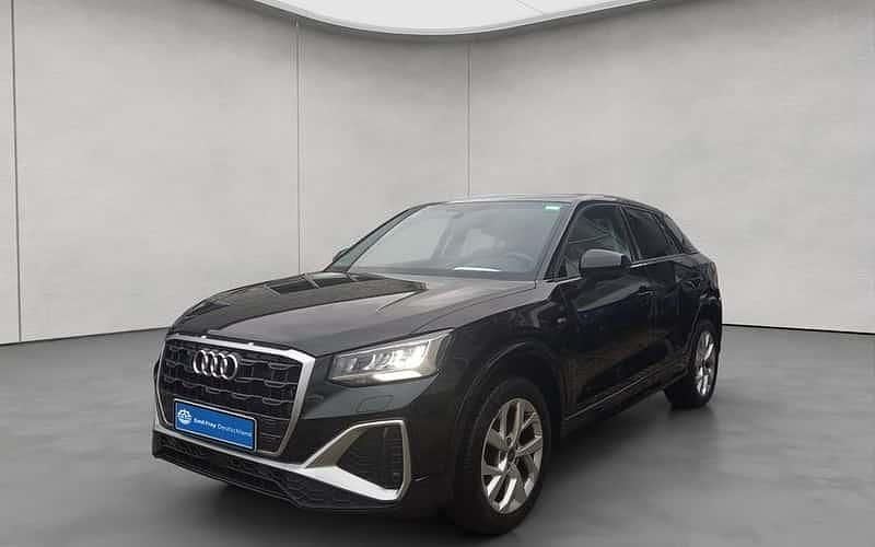 Mythos black metallic Gebraucht 2023 Audi Q2 S-Line SUV | 24.990 € (Guter Preis) - Bild 1/4