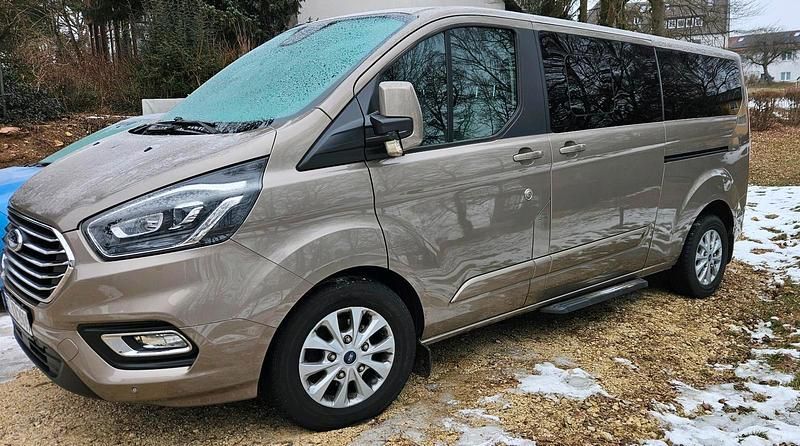 Gebraucht Ford Tourneo 170 PS (125 kW) 2019 Grau Van / Kleinbus