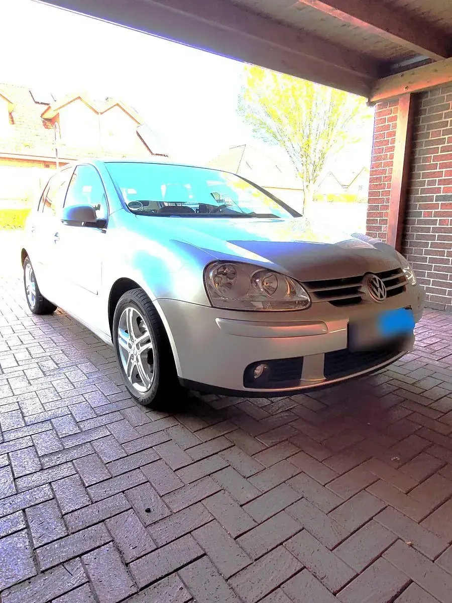 Gebraucht VW Golf V 80 PS (58 kW) 2007 Silber Limousine