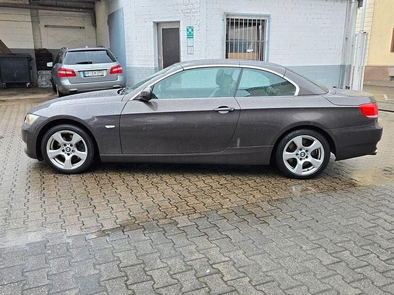 Gebraucht BMW 325 Cabriolet Comfort Edition 197 PS (144 kW) 2009 Braun Cabrio