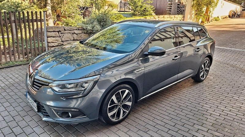 Grau Gebraucht 2018 Renault Mégane GrandTour Bose Edition Kombi | 11.400 € (Guter Preis) - Bild 1/4