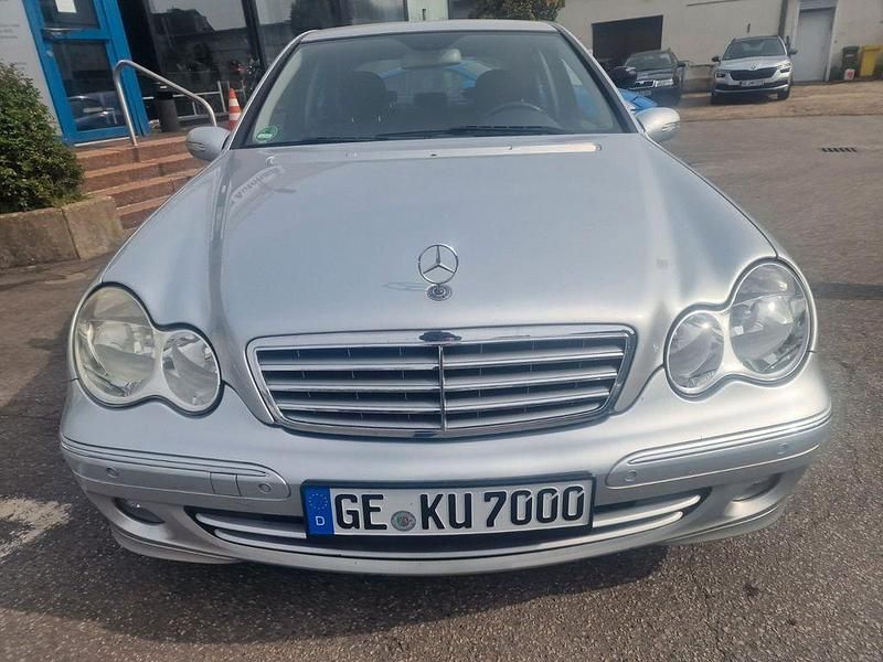 Gebraucht Mercedes C320 224 PS (164 kW) 2006 Silber Limousine