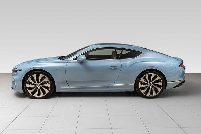 Neu Bentley Continental 680 PS (500 kW) 2026 Blau