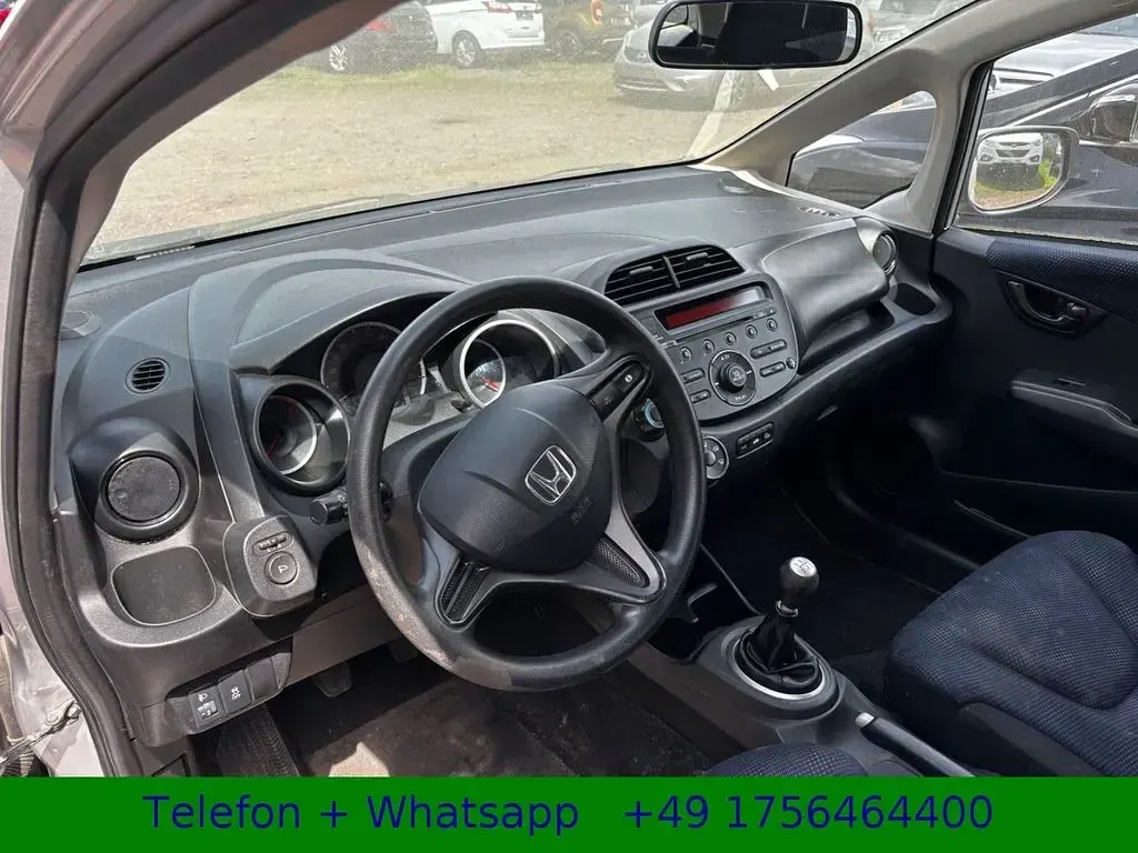 Gebraucht Honda Jazz Trend 90 PS (66 kW) 2012 Silber Kleinwagen