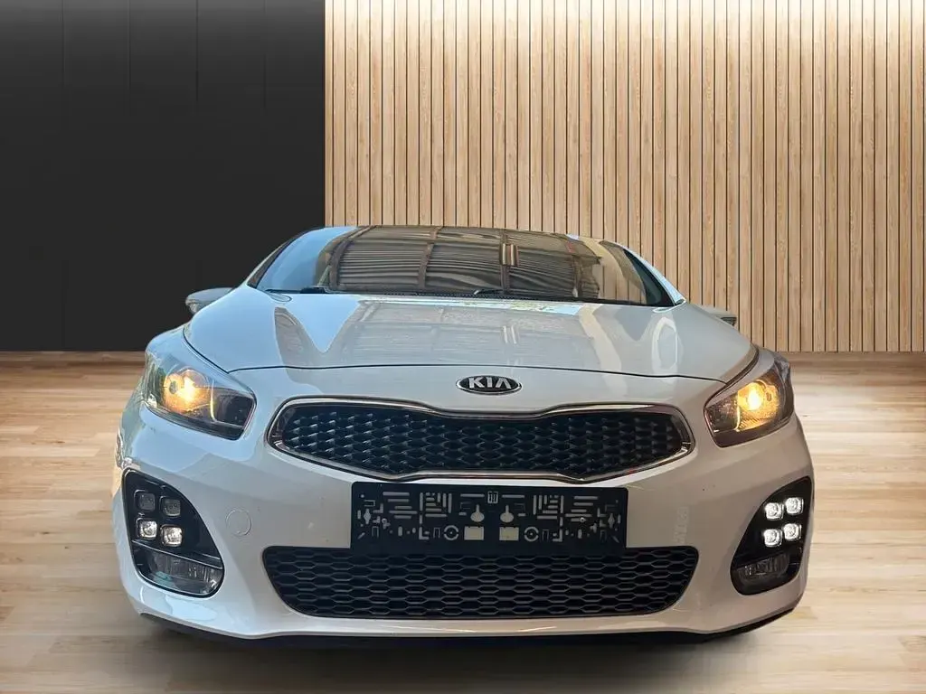 Gebraucht Kia Ceed GT-Line 120 PS (88 kW) 2018 Weiß Kleinwagen