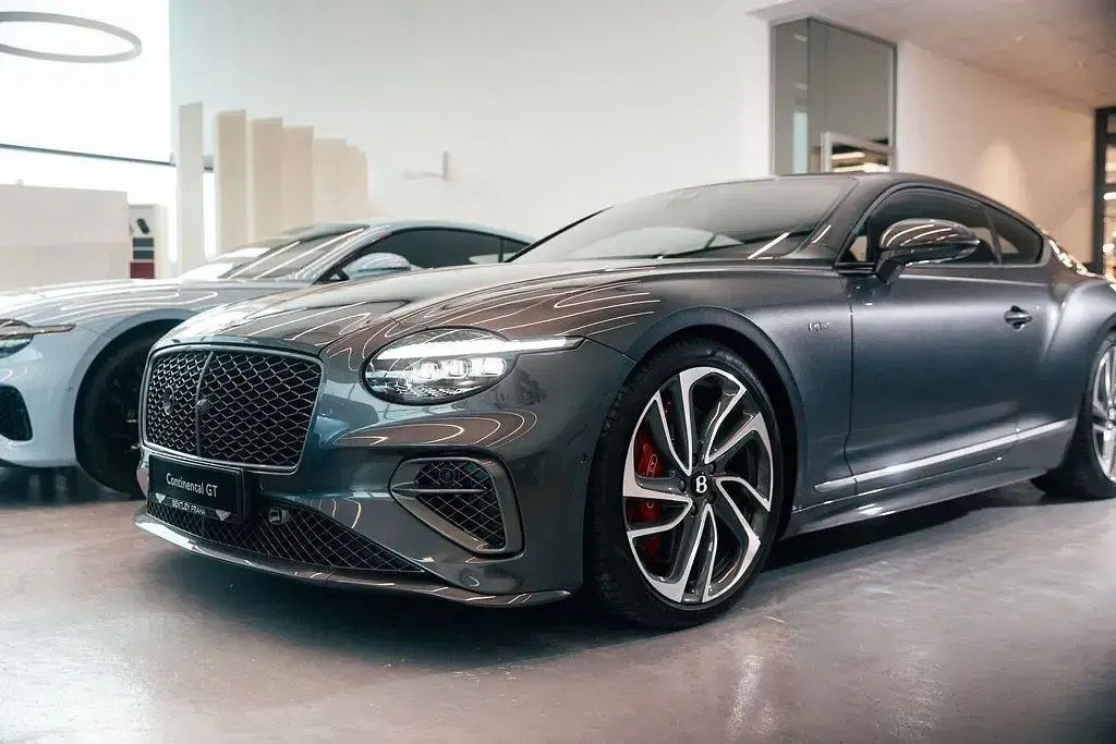 Neu Bentley Continental 782 PS (575 kW) 2026 Grau