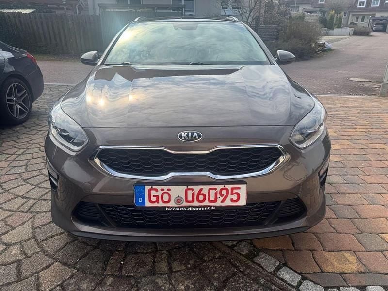 Gebraucht Kia Ceed 99 PS (72 kW) 2019 Braun Kleinwagen