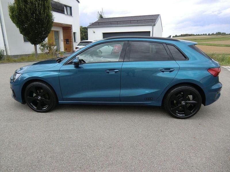 Blau Gebraucht 2022 Audi A3 Advanced Limousine | 23.900 € (Guter Preis) - Bild 1/4