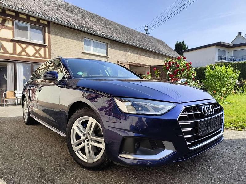 Blau Gebraucht 2020 Audi A4 Comfort Kombi | 22.900 € (Guter Preis) - Bild 1/4