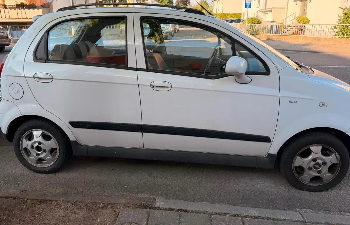 Gebraucht Chevrolet Matiz 67 PS (49 kW) 2009 Weiß Kleinwagen
