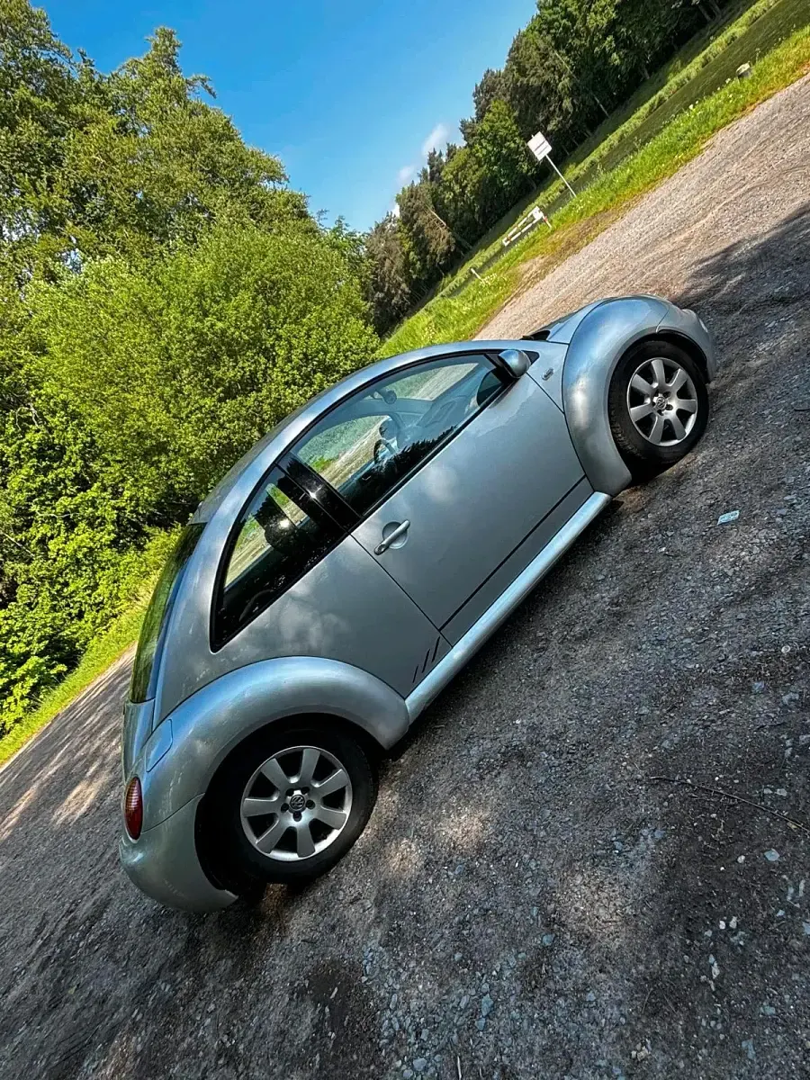Gebraucht VW Beetle 102 PS (75 kW) 2002 Silber Kleinwagen