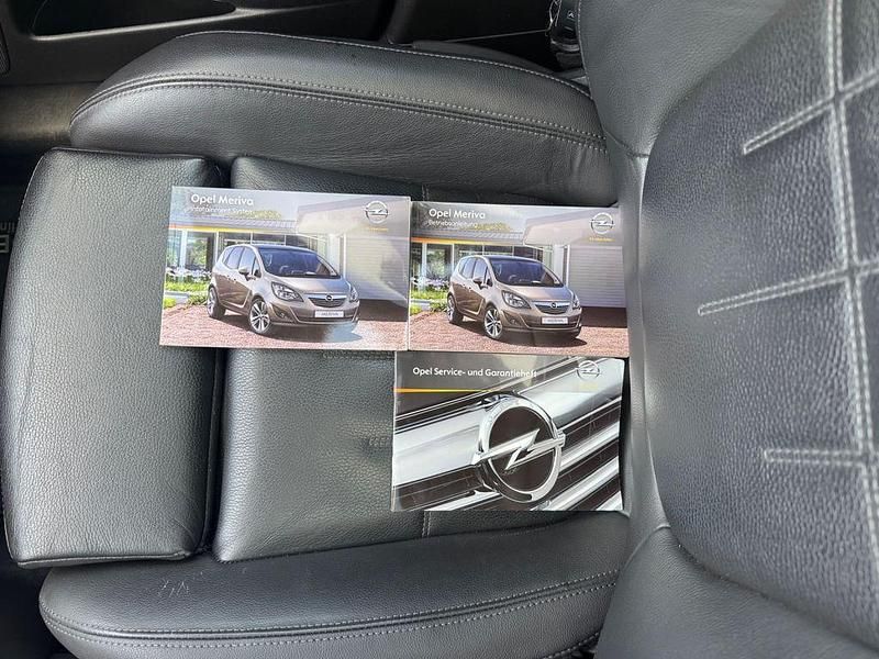 Gebraucht Opel Meriva 140 PS (102 kW) 2011 Schwarz Van / Kleinbus