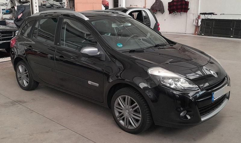 Schwarz Gebraucht 2010 Renault Clio GrandTour Night&Day Kombi | 7.300 € - Bild 1/4