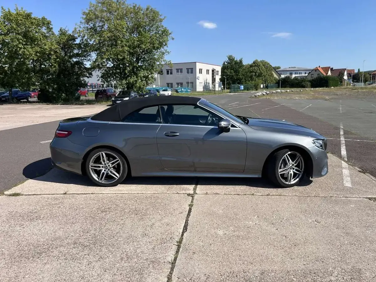Gebraucht Mercedes E200 AMG line 184 PS (135 kW) 2018 Grau Cabrio