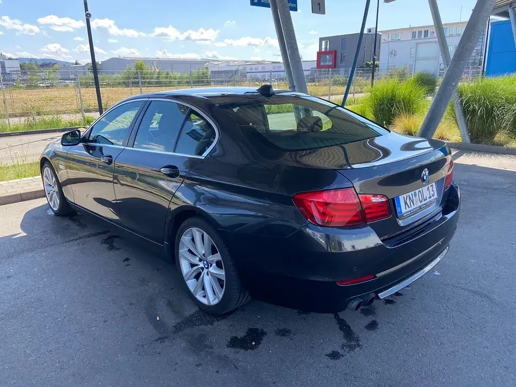 Gebraucht BMW 528 258 PS (189 kW) 2011 Schwarz Limousine