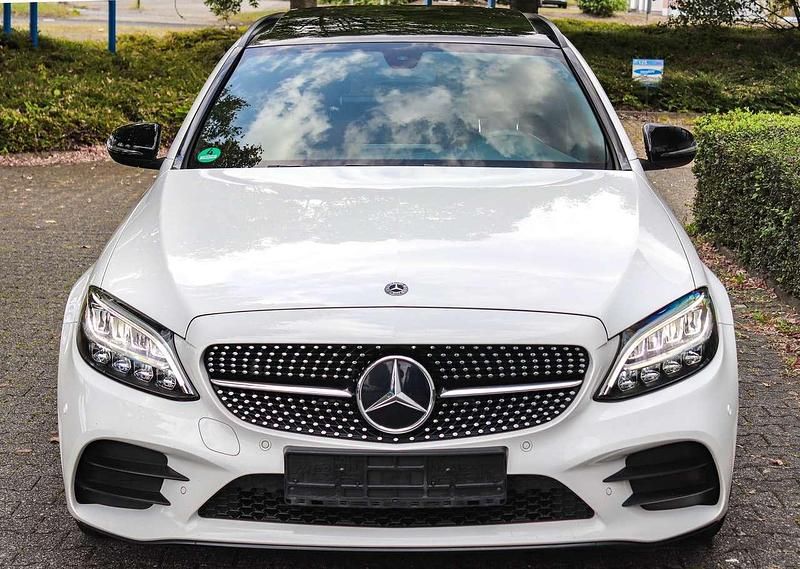 Gebraucht Mercedes C200 AMG 184 PS (135 kW) 2018 Polarweiss  unilack Kombi