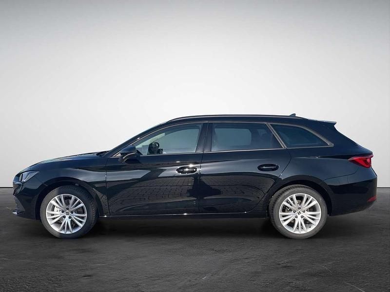 Neu Seat Leon Style 150 PS (110 kW) 2025 Schwarz (midnight schwarz metallic) Kombi