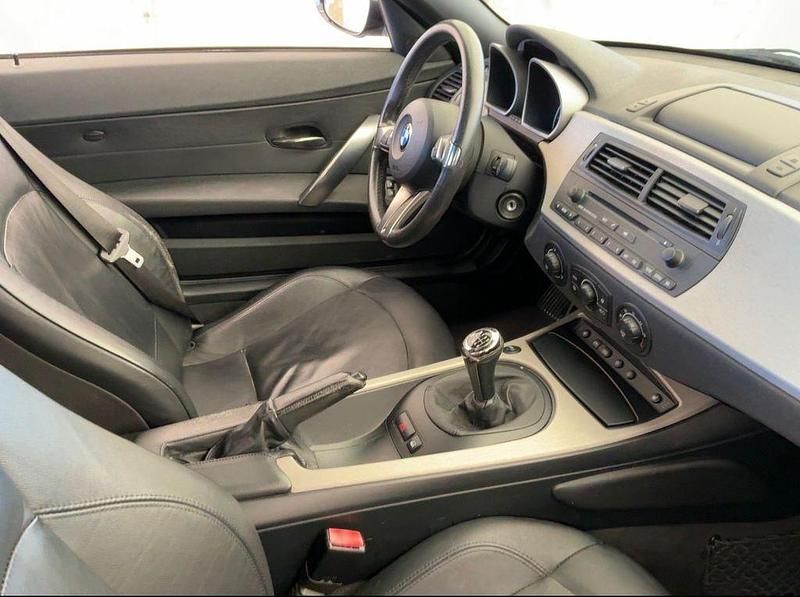 Second-hand BMW Z4 Sport Line 231 CP (169 kW) 2005 Negru Cabrio