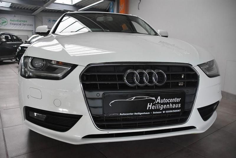 Weiß Gebraucht 2013 Audi A4 Attraction Kombi | 9.580 € (Guter Preis) - Bild 1/4