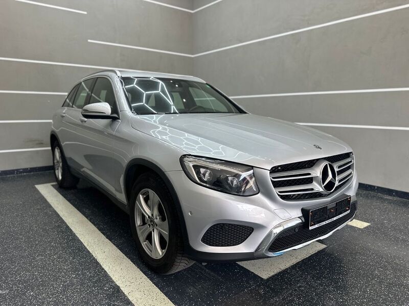Silber Gebraucht 2019 Mercedes GLC220 SUV | 21.850 € (Fairer Preis) - Bild 1/4