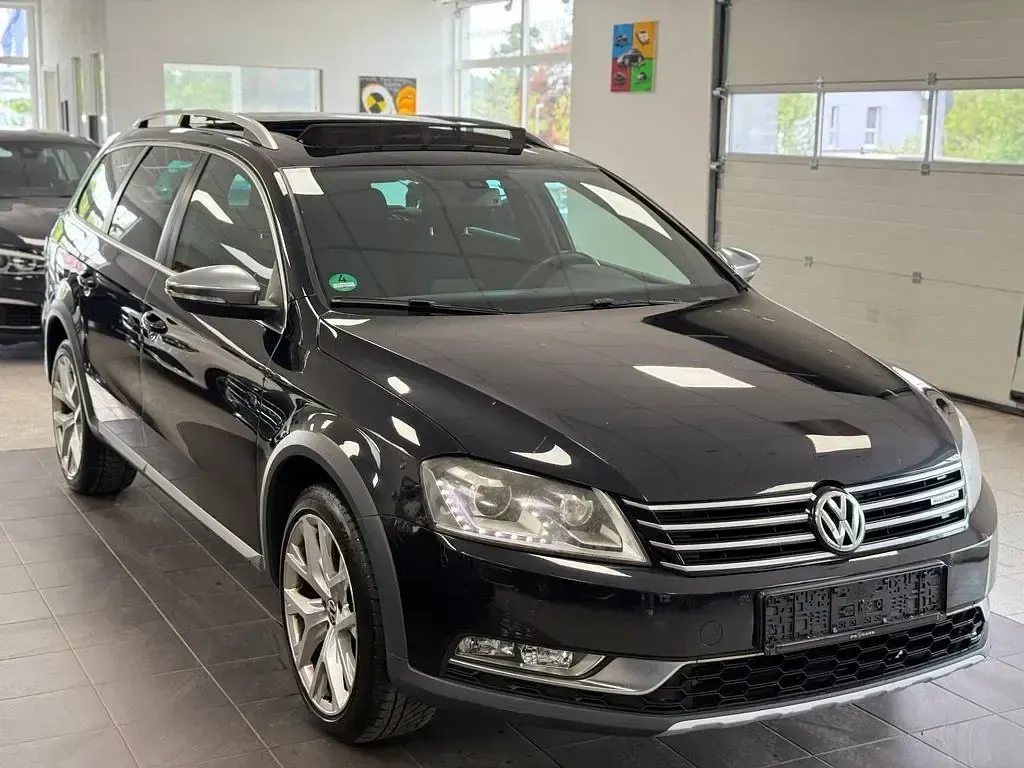 Gebraucht VW Passat Alltrack Basis 170 PS (125 kW) 2012 Deep black perleffekt Kombi