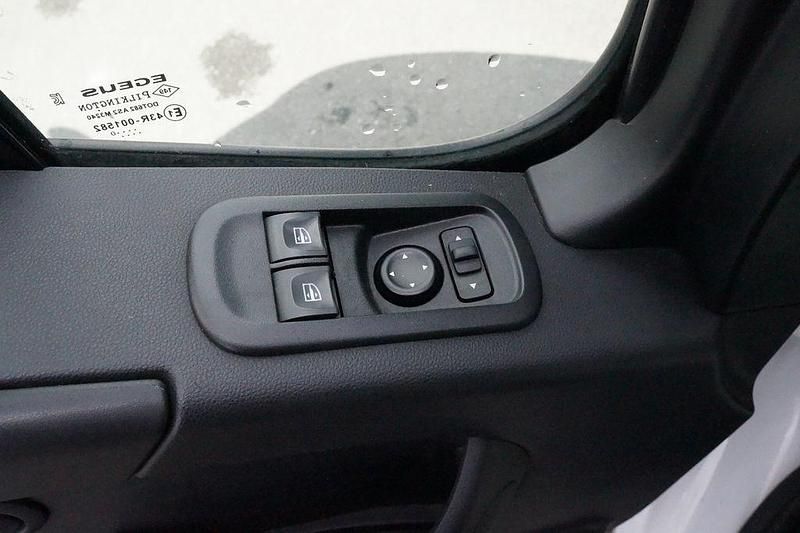 Gebraucht Renault Master 179 PS (131 kW) 2020 Weiß Van / Kleinbus