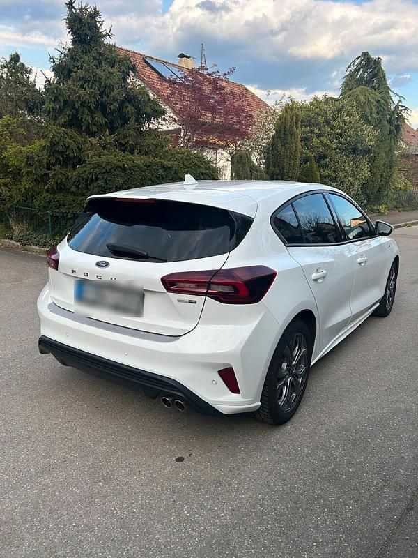 Usata Ford Focus ST-Line 125 CV (91 kW) 2023 Bianco Berlina