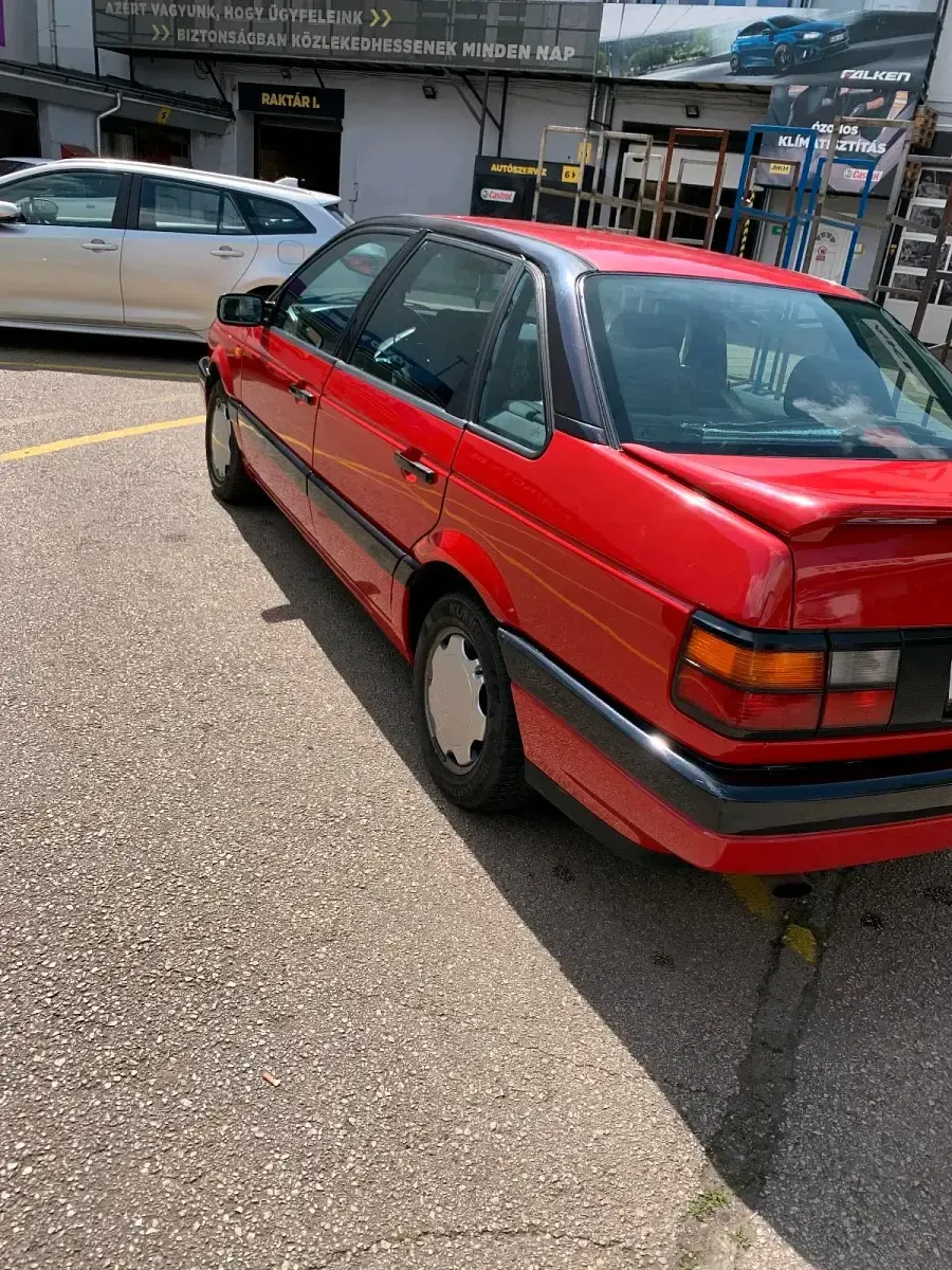 Gebraucht VW Passat 90 PS (66 kW) 1992 Grau Limousine