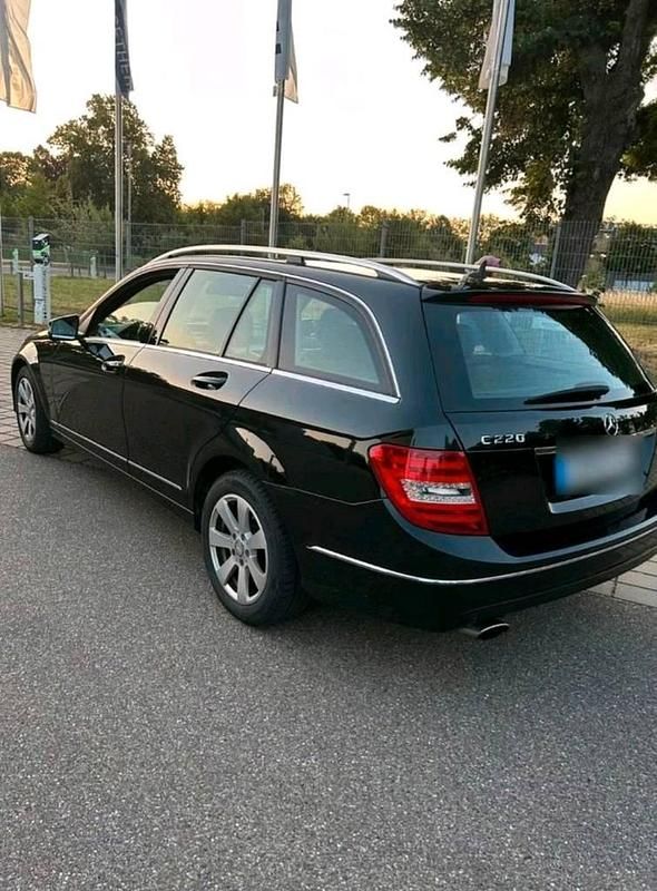 Gebraucht Mercedes C220 170 PS (125 kW) 2013 Schwarz Kombi