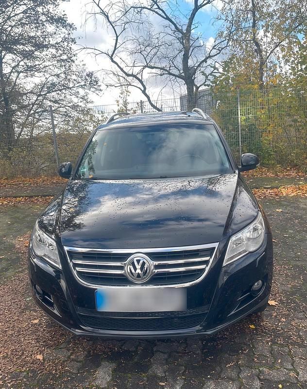 Schwarz Gebraucht 2009 VW Tiguan SUV | 7.499 € (Fairer Preis) - Bild 1/4