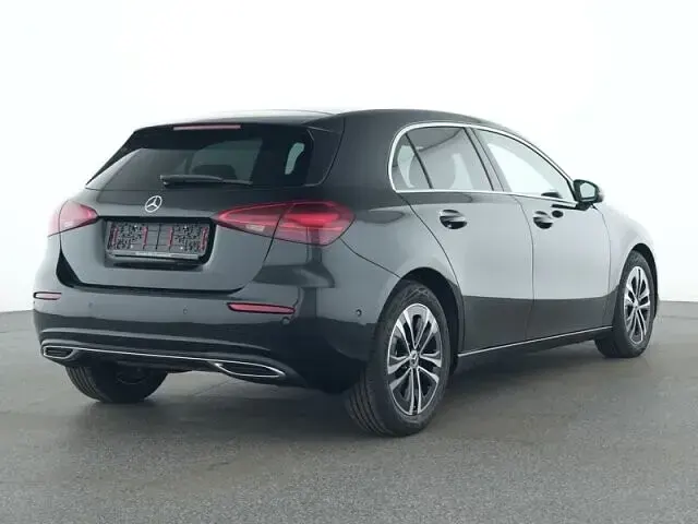 Gebraucht Mercedes A180 Advanced 136 PS (100 kW) 2025 Schwarz Limousine
