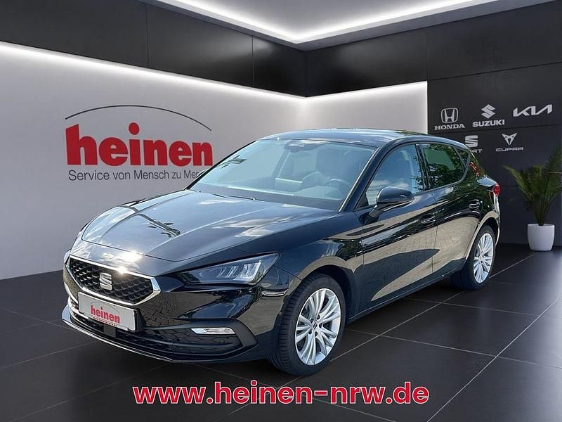 Schwarz Gebraucht 2024 Seat Leon Style Limousine | 24.980 € (Superpreis) - Bild 1/4