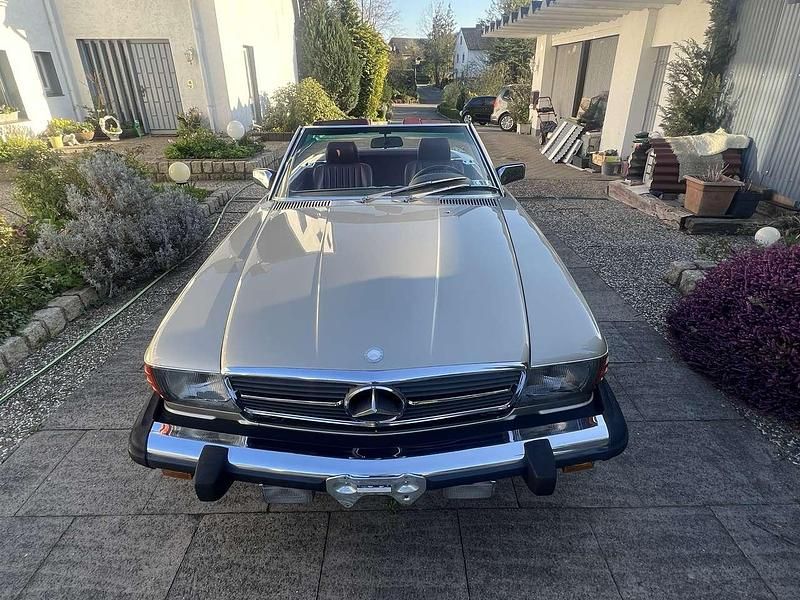 Gebraucht Mercedes 560 232 PS (170 kW) 1986 Rauch silber Cabrio