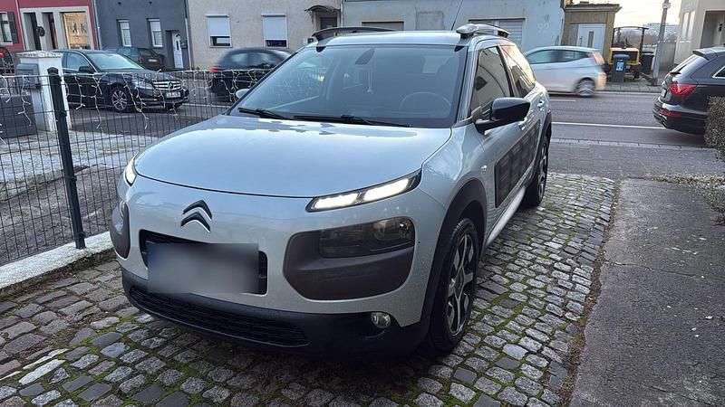Gebraucht Citroën C4 Cactus 99 PS (72 kW) 2015 Weiß Kleinwagen