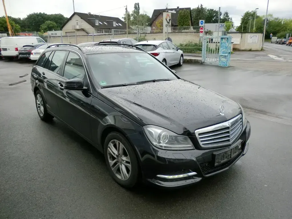 Gebraucht Mercedes C220 170 PS (125 kW) 2013 Schwarz Kombi