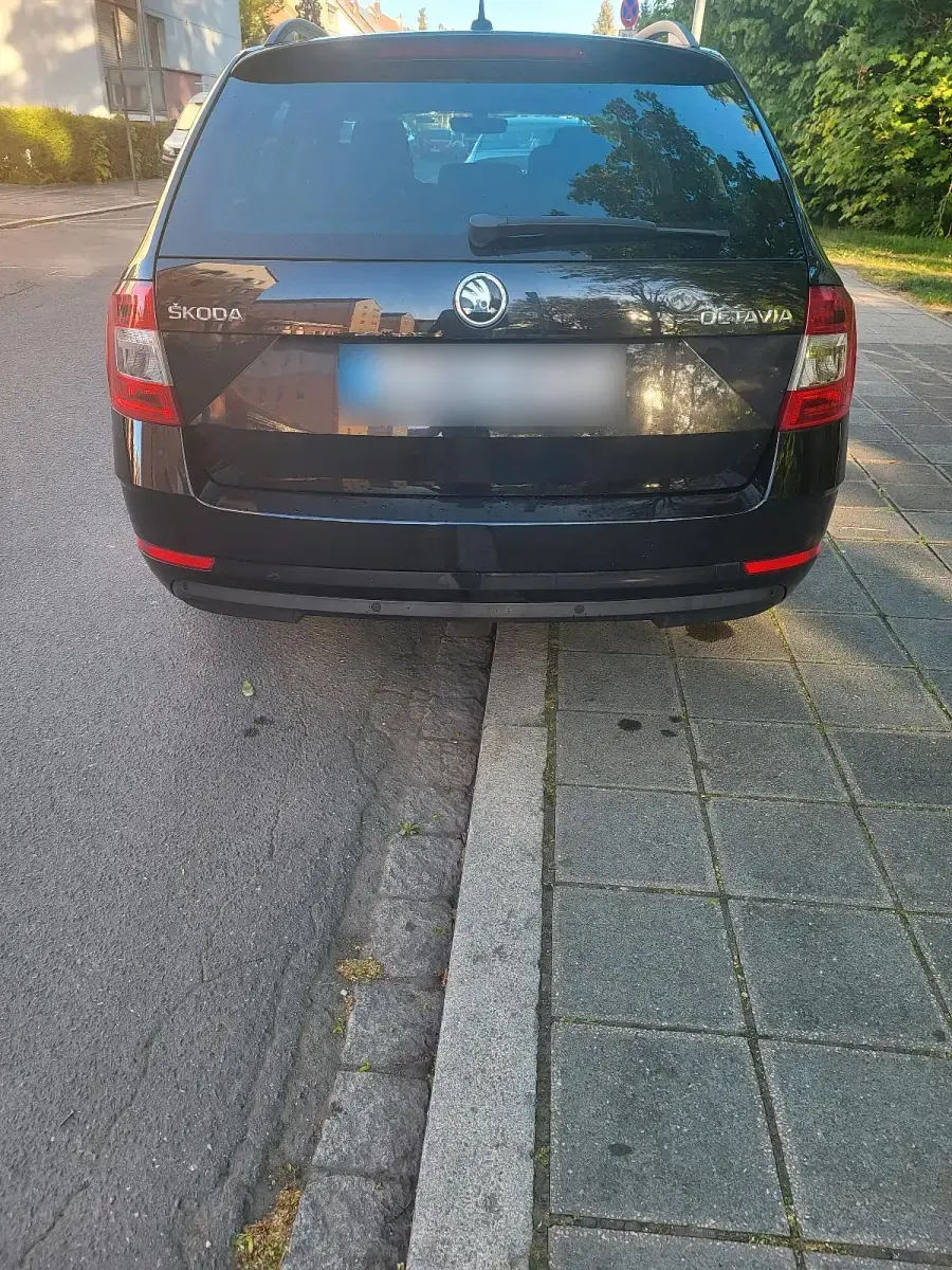 Gebraucht Skoda Octavia Ambition 150 PS (110 kW) 2018 Schwarz Kombi