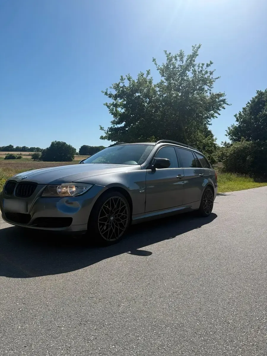 Gebraucht BMW 320 170 PS (125 kW) 2009 Grau Kombi