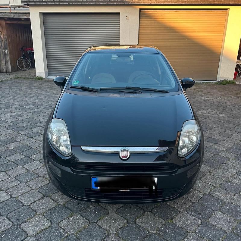 Schwarz Gebraucht 2011 Fiat Punto Evo Kleinwagen | 1.850 € (Guter Preis) - Bild 1/4